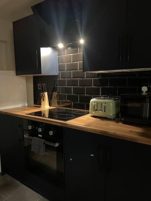 Central Area Terraced House With Private Hot Tub Lincoln Esterno foto